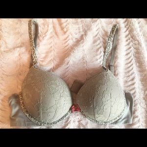 Body by Victoria’s Secret Push Up Bra